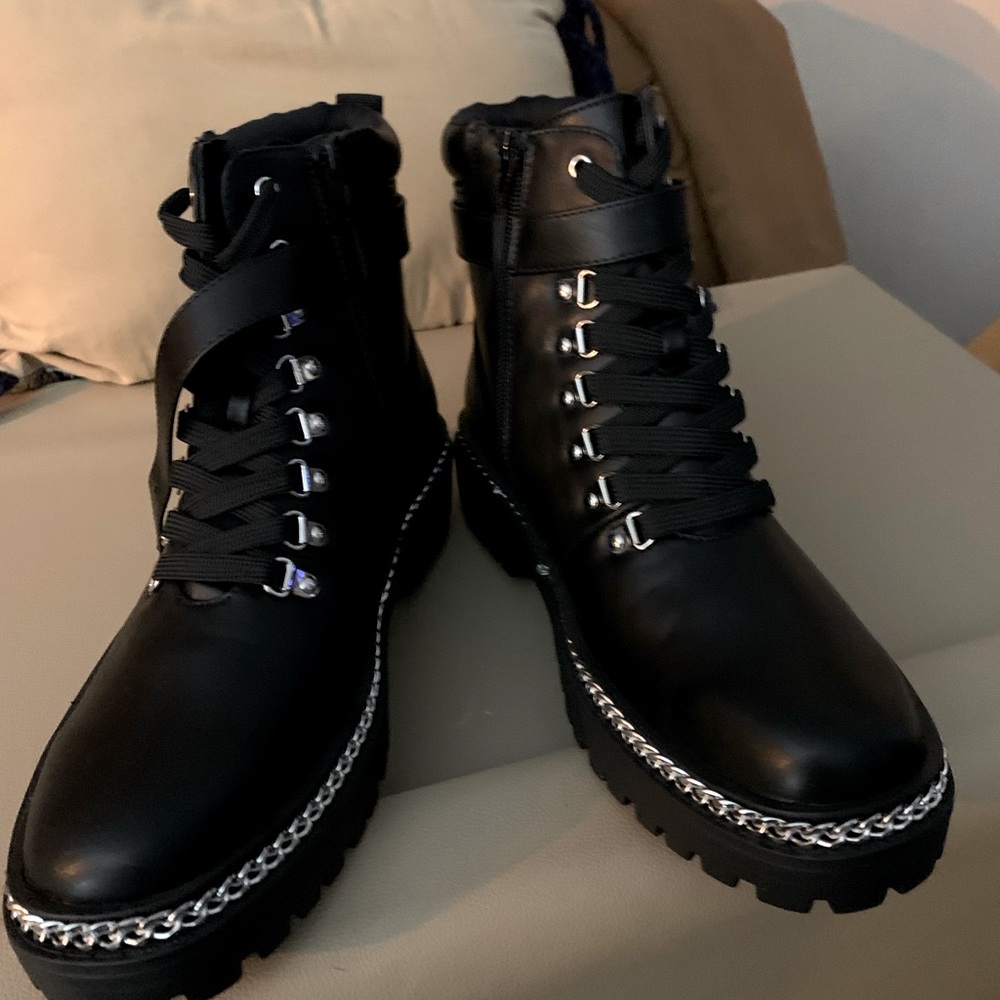 Super cute brand new in box never been worn